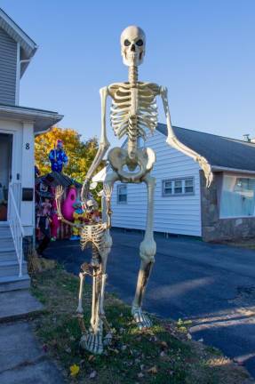 <b>’Skelly’ can be seen on display in front of a house in Port Jervis on Lyman Ave. (Photo by Aja Brandt)</b>