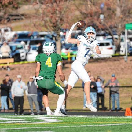 <b>Sparta’s Stone Herbison attempts to make an acrobatic first-half pass reception but is unable to secure possession for what would have been a first down deep in the Montville end of the field. (Photo by Glenn Clark)</b>