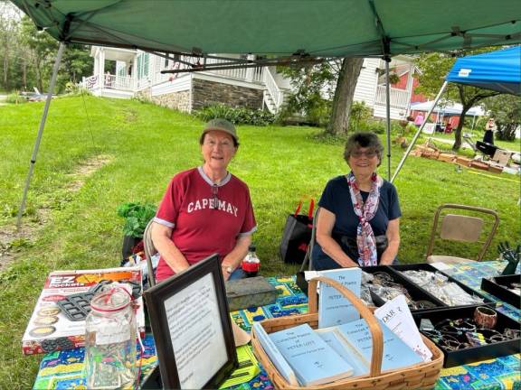 DAR members Carol Gonzalez and Jean Fiore.