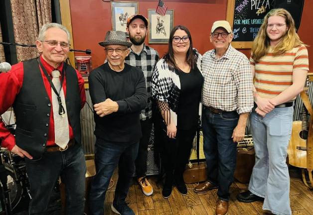 <b>Nina &amp; the Blender Brothers perform Friday night at Skylands Craft Beer &amp; Wine Garden in Wantage. (Photo courtesy of Nina &amp; the Blender Brothers)</b>