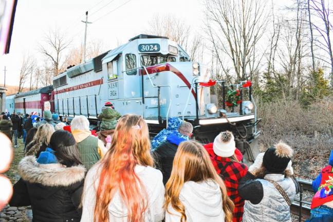 <b>OT1 A toy collection train arrives Saturday, Dec. 14 in Vernon</b>. The train also stopped in Sparta and Newfoundland. (Photo by Maria Kovic)