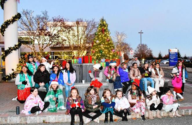 Residents await Santa’s arrival Saturday, Nov. 16 at the C. Edward McCracken Festival of Lights at the Newton Medical Center. (Photos by Maria Kovic)